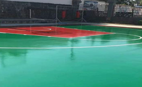 琼海篮球场翻新地面